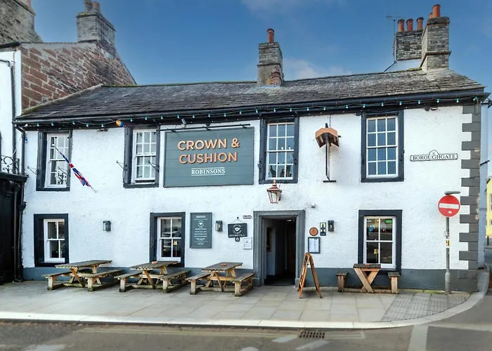 Crown And Cushion Appleby