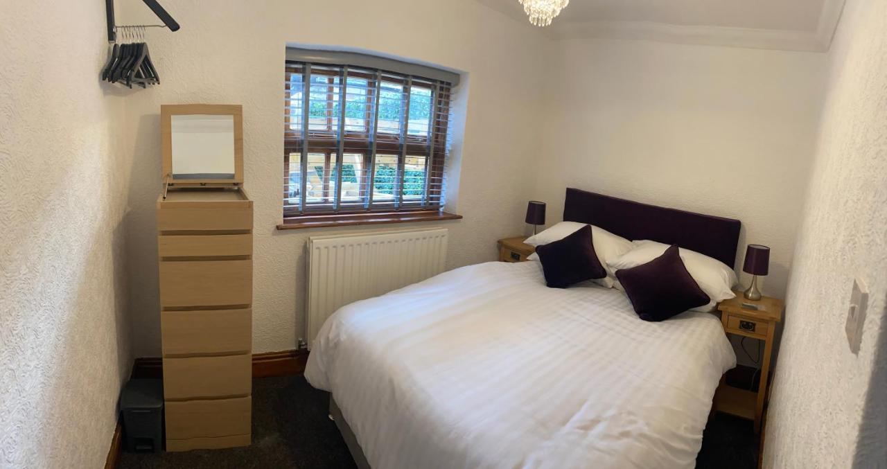 Crown And Cushion Inn