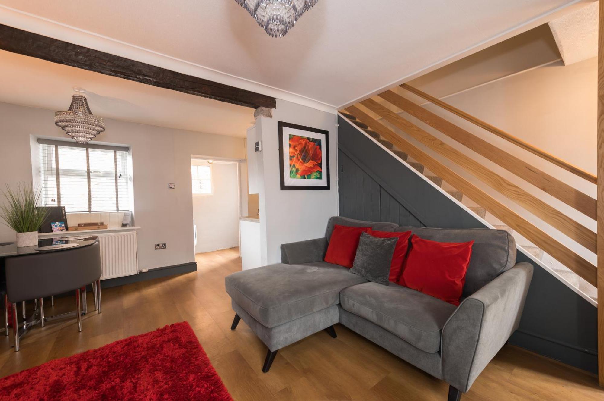 Crown And Cushion Inn
