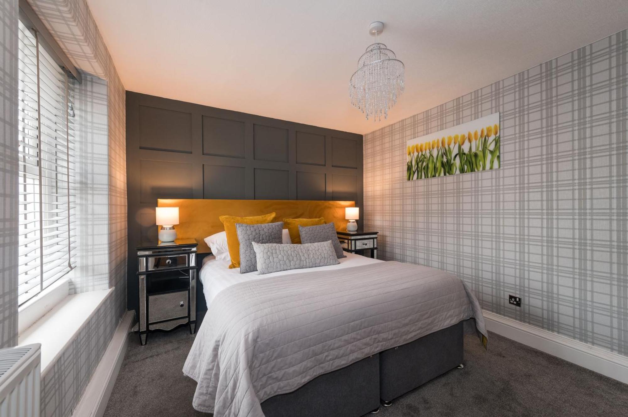 Crown And Cushion Inn 3*