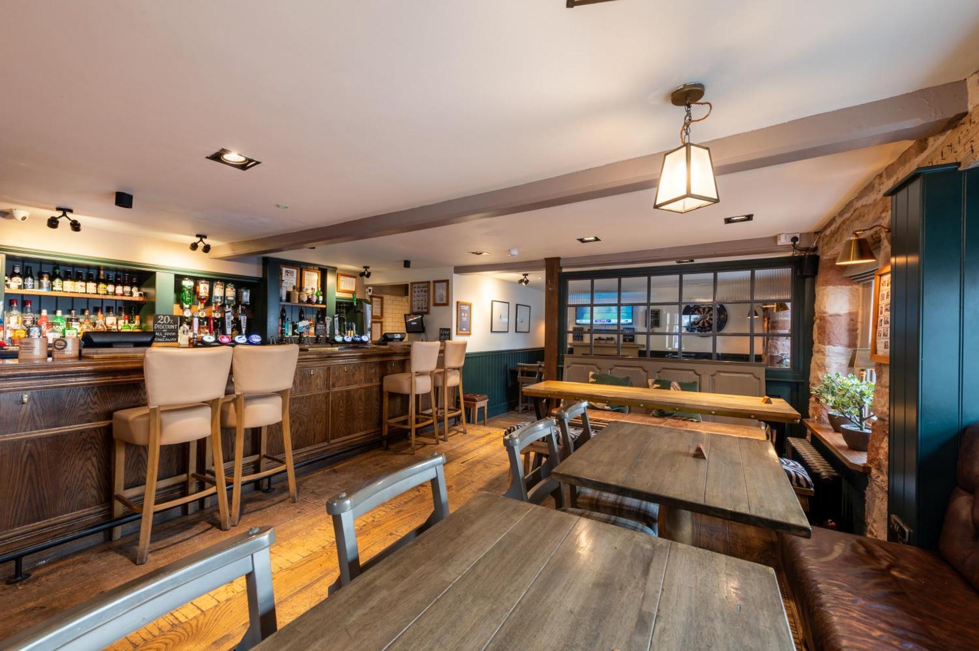 Inn Crown And Cushion 3*